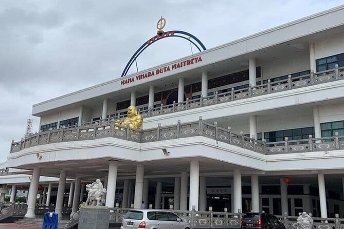 1 Day Batam City Tour with Ferry Ticket, Lunch and Massage - Maha Vihara Duta Maitreya Temple and 70 Fahrenheit Koffie: culture plus coffee ritual