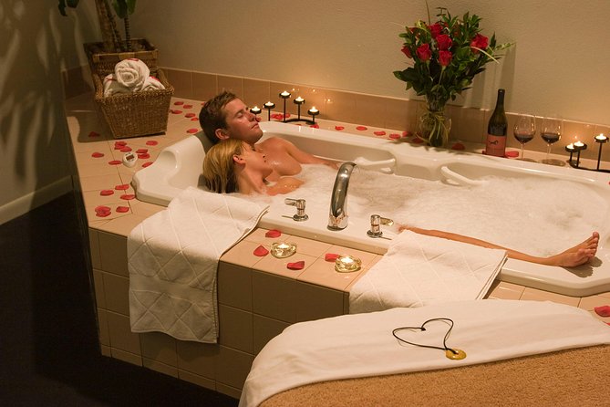 60 min Couple's Massage to choose and 30 min Floral Bath at THAI SPA MASSAGE - Thai Spa Massage and Floral Bath: The Layout You’re Booking