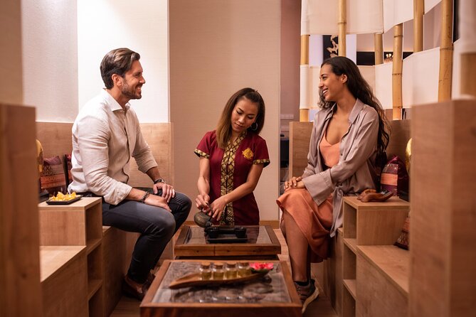 60 min Couple's Massage to Choose and 30 min Floral Bath THAI MASSAGE ALURA - Thai Spa Massage Alura in Barcelona: what you’re really paying for