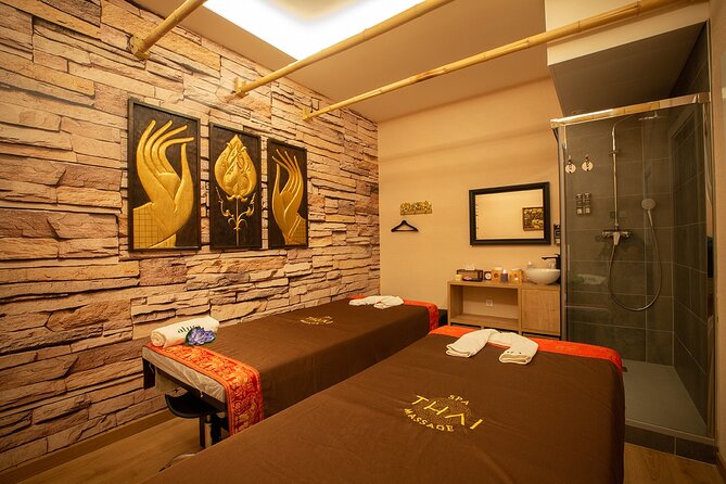 60 min Couple's Massage to Choose and 30 min Floral Bath THAI MASSAGE ALURA - The couples room vibe: calming atmosphere, but mind the temperature