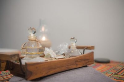 60 Mins -The Home Feet massage with Hotstone -Free Transportation - The full foot ritual: hotstone massage, scrub, herbal compress, and wrap