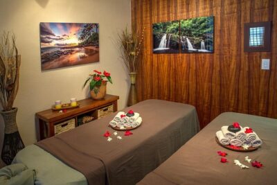 60 Minute Lomi Lomi Massage - Finding Hawaii Natural Therapy on Ward Avenue (and not stressing about timing)