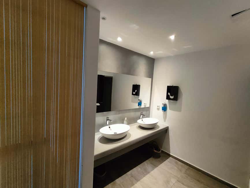 Akrotiri:Departure Day Spa Experience Couples Massage & Pool - Who should book this and who should skip it