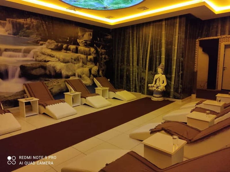 Alanya: Turkish Bath Experience with Massage and Wine Option - Entering the Alanya hamam circuit: sauna to menthol breathing room