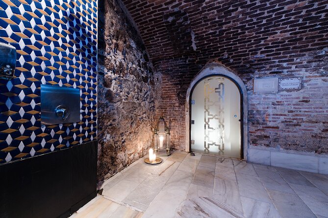 Arabian Baths Experience at Madrid's Hammam Al Ándalus with 45 minutes massage - Arabian Baths in Madrid: A Moorish Cistern, Not a Generic Spa