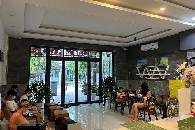 Aroma Massage Experience in Hoi An - The “aroma + acupressure” massage formula (and why it works)