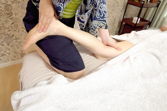 Aroma Massage with cherry blossom infused oil - Aura Organic in Takadanobaba: Getting There Without Stress
