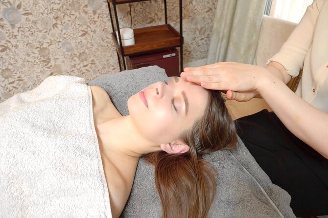 Aroma Massage with cherry blossom infused oil - Should You Book This Cherry Blossom Aroma Massage?