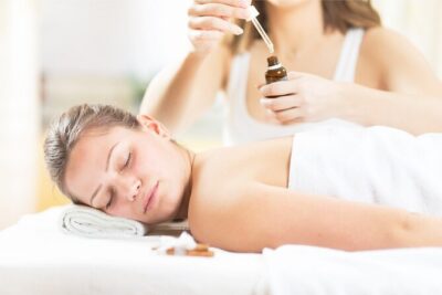 Aroma Therapy Massage - Essential oils and emotional balance: the real point of aromatherapy