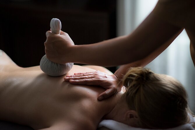 AROMATHERAPY MASSAGE 90 mins - Who this massage is best for (and who should be cautious)