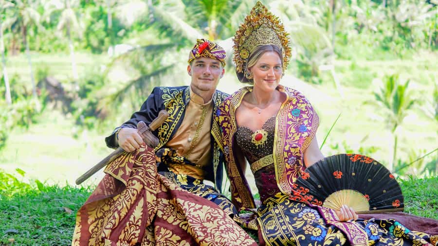 Bali:Traditional Wedding Photoshoot with the Rice Field View - U Fun Field to Rice Terraces: How the Day Flows