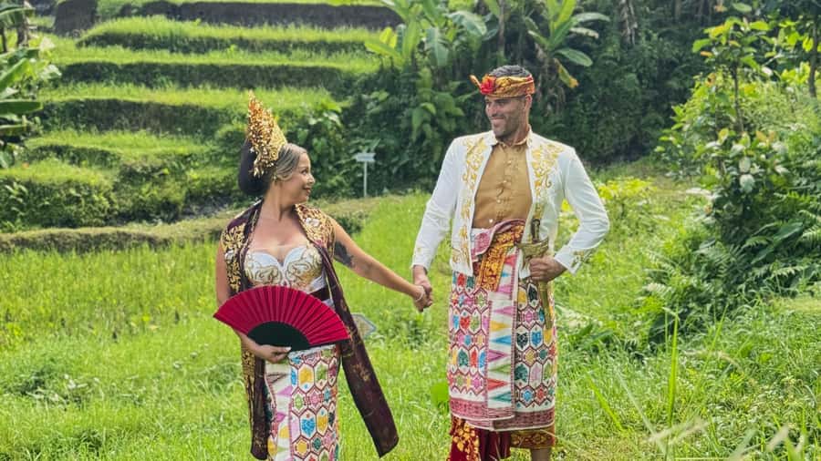 Bali:Traditional Wedding Photoshoot with the Rice Field View - The Rice Terrace Part: Private Tracks and Many Angles