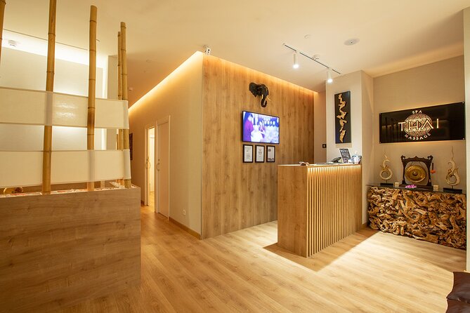 Balinese massage with essential oils 60 min at THAI MASSAGE ALURA - Entering the spa: quiet mood, clean rooms, and real professionalism