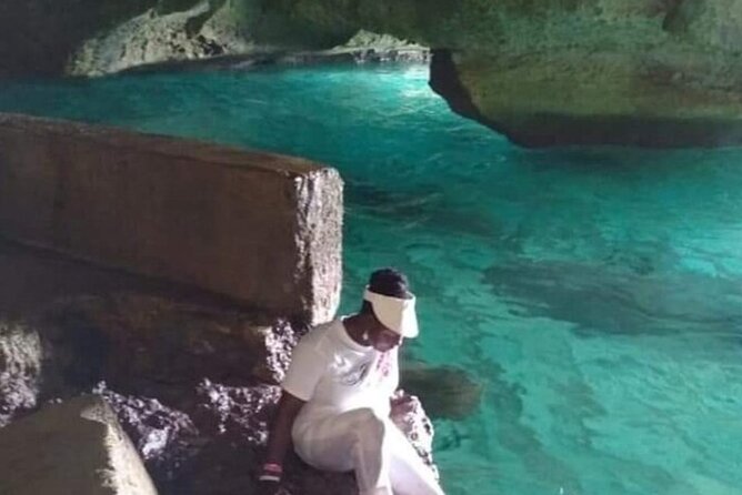 Bamboo Rafting Limestone Foot Massage/Negril 7 Miles Beach/Ricks Cafe Combo - Rick’s Café sunset plan: live music and cliff jumps