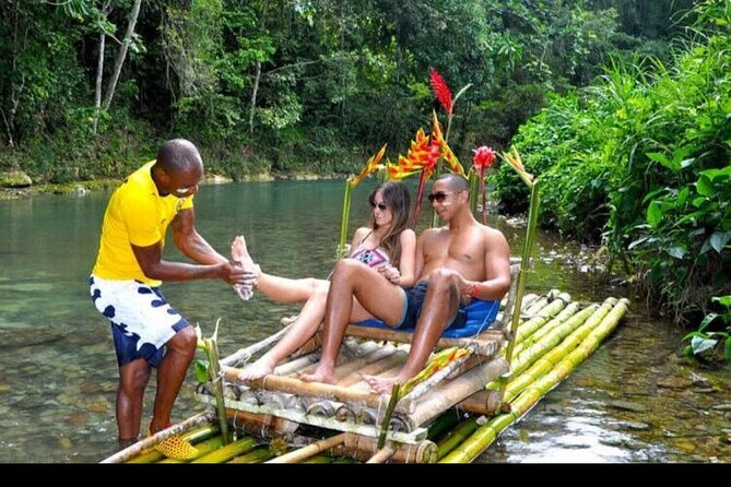 Bamboo rafting with Limestone Foot Massage free rum taste - Who this Jamaica bamboo rafting trip suits best