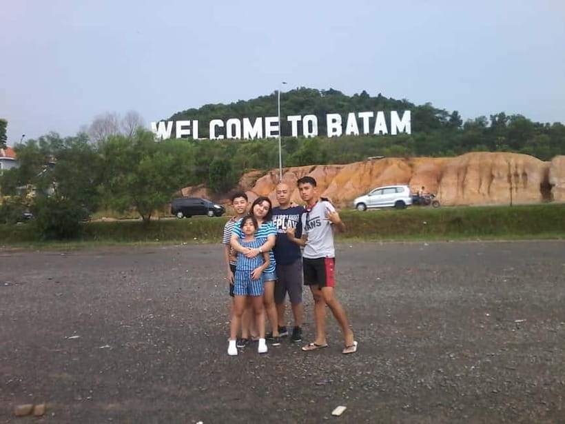 Batam Day Tour with Singapore ferry ticket, massage & lunch - Saung Budaya Batam: Malay dance and Angklung early in the day