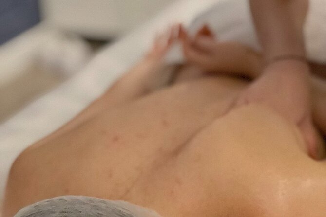Body Massage - Couples massage: wine when you book together