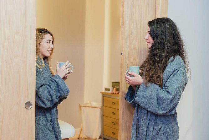 Boreal Couple Massage - The spa setup you benefit from: towels, tea, shower service, and calm
