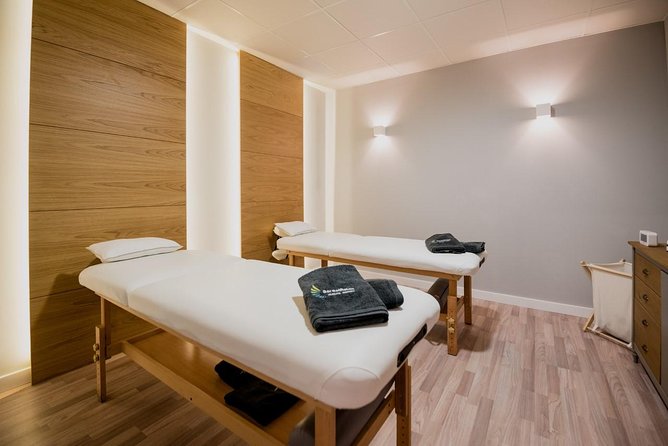 Boreal Couple Massage - What the couples massage actually feels like: light, music, and technique
