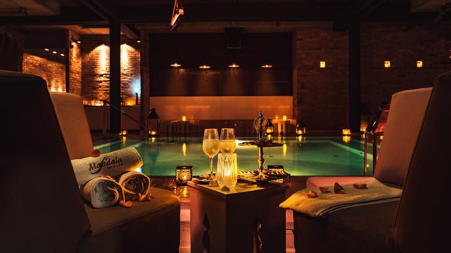 Budapest: Couple Holistic Swedish Massage with Jacuzzi Time - The holistic Swedish massage for two: comfort, rhythm, and calm