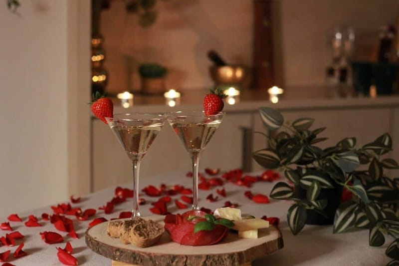 BUDAPEST, Day Spa : Couples Massage with Roses Bubble Bath - Where FD - Fashion & Day Spa Fits in Budapest