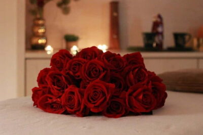 BUDAPEST, Day Spa : Couples Massage with Roses Bubble Bath - The 3-Hour Couples Flow: Massage, Tea, Then Rosewater Champagne