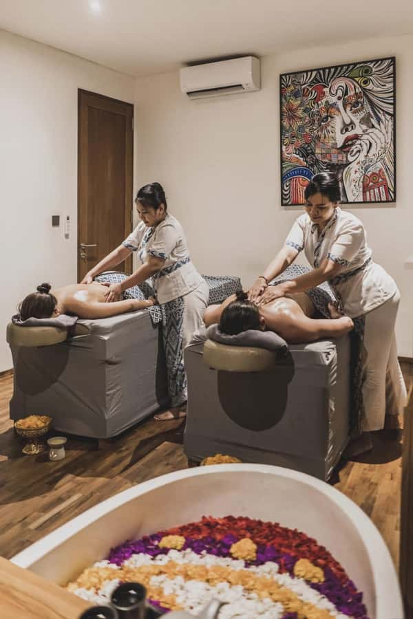 Canggu: Massage and Spa Experience at Svaha Spa Berawa - Foot and reflexology plus tropical chocolate scrub: the finishing combo