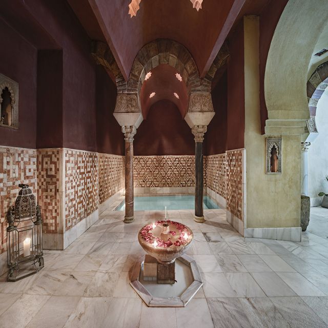 Córdoba: Hammam Al Ándalus Entry Ticket w/Optional Massage - The Optional Massage Upgrade: Essential Oils + Traditional Kessa