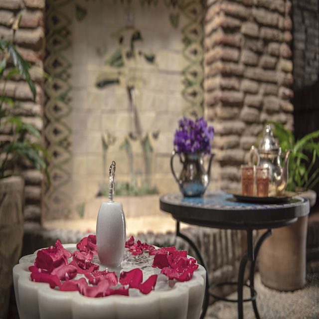 Córdoba: Hammam Al Ándalus Entry Ticket w/Optional Massage - The Ambience: Clean Facilities, Quiet Corners, and Guided Calm