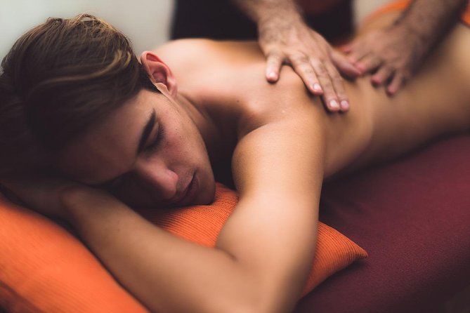 Custom Massage: 1 hour - Masvital in Granada: a one-stop massage setup