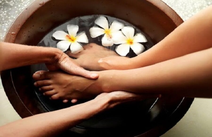 Da Nang: Relax with 60 minutes Foot Massage - Language Help: English/Japanese Host and a Japanese Owner-Operator