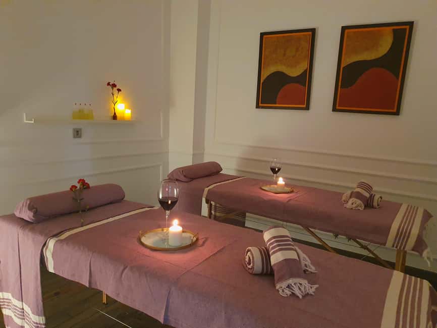 Echegaray 5, Málaga center: Wine & Relax Experience: Massage + Wine tasting - Key highlights at a glance