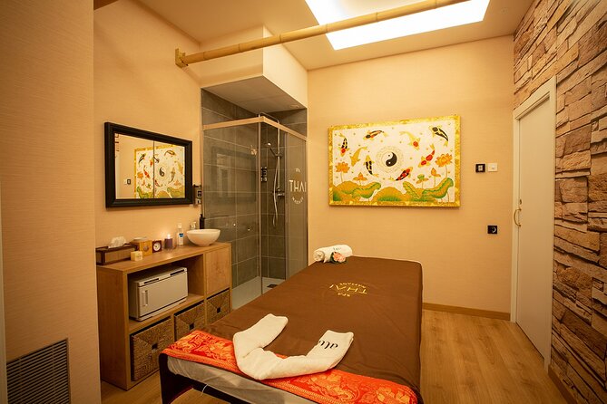 Exfoliating and Moisturizing Body Treatment of 60 min in THAI MASSAGE ALURA - Atmosphere and Service: Clean, Attentive, and Calm