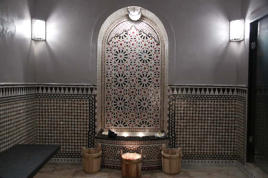 Fes: Traditional Hammam Massage in a Luxury Palace - Entering Palais Amani: a luxury hammam base in Fes