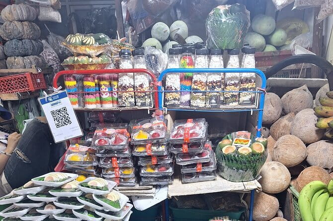 Fun Tuk Tuk Dinner and Massage in Old Town Bangkok - A 6:00 pm street-food-to-temple-photo plan