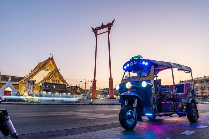 Fun Tuk Tuk Dinner and Massage in Old Town Bangkok - Food limits, fish sauce, and tipping