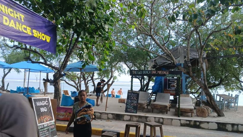 Gili Trawangan: Beach Massage with Sunset and Cocktail - Balinese vs Lombok massage: how to choose what fits you