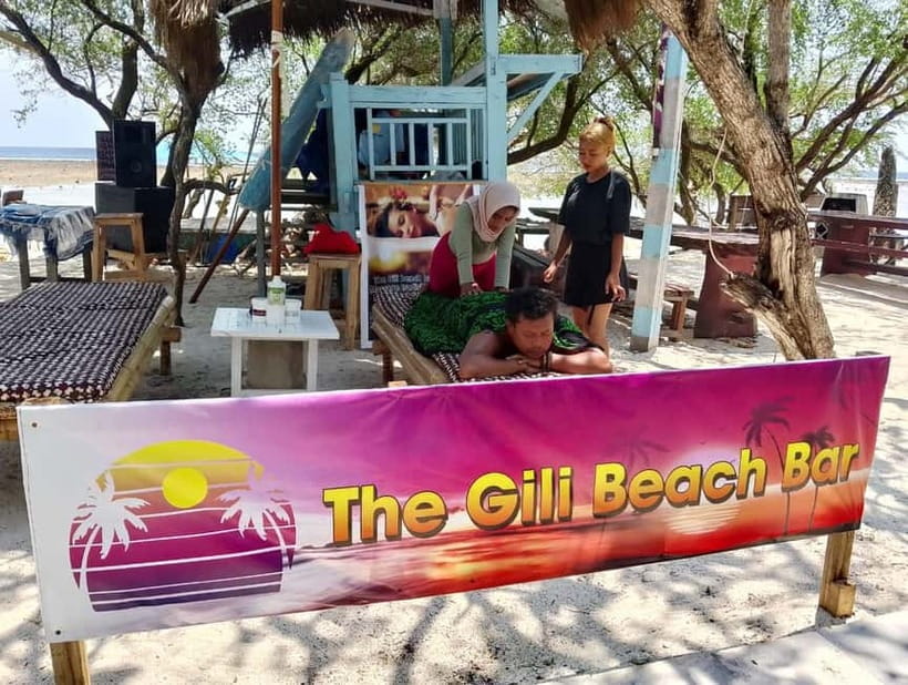 Gili Trawangan: Beach Massage with Sunset and Cocktail - Price and value: is $18 a good deal on Gili?
