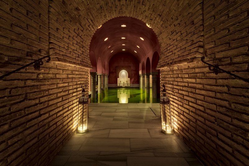Granada: Alhambra Guided Tour and Arabian Bath and Massage - Key things to know before you go