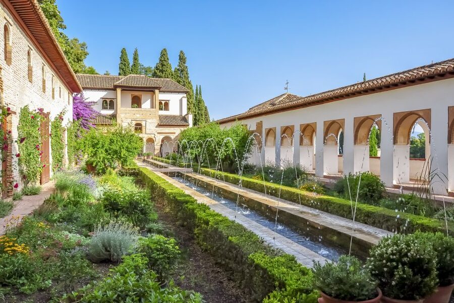 Granada: Alhambra Guided Tour and Arabian Bath and Massage - Hammam Al Andalus Evening Baths: Essential Oils, Hot-and-Cold Pools, and a Short Massage