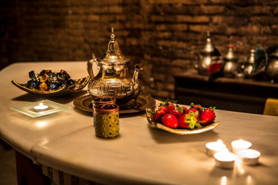 Granada: Hammam Experience with Massage at Baños de Elvira - What’s Included Beyond the Massage: Tea, Juice, Fruit, and Chocolates