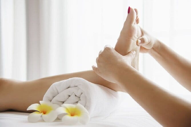 Hoang's Spa for Relaxing Foot Massage - Pressure matters: getting the right massage strength with Jun and Chi