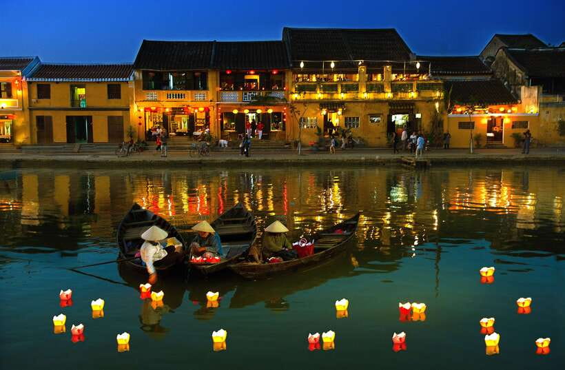 Hoi An: Food tour, Boat Trip and Foot Massage by night - Night Market Time: Street Delights and Real Atmosphere