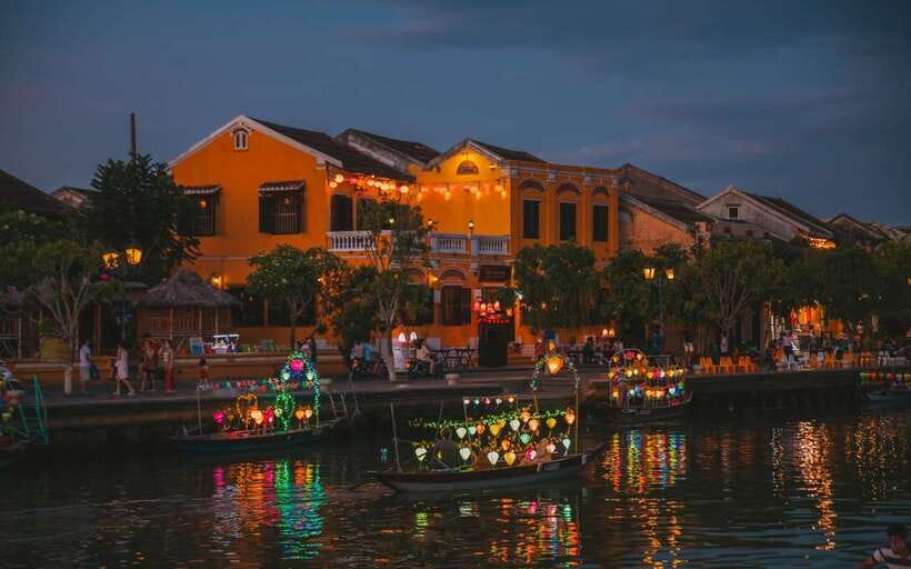 Hoi An: Food tour, Boat Trip and Foot Massage by night - Street Food and Hoi An Specialities: What You’re Actually Paying For