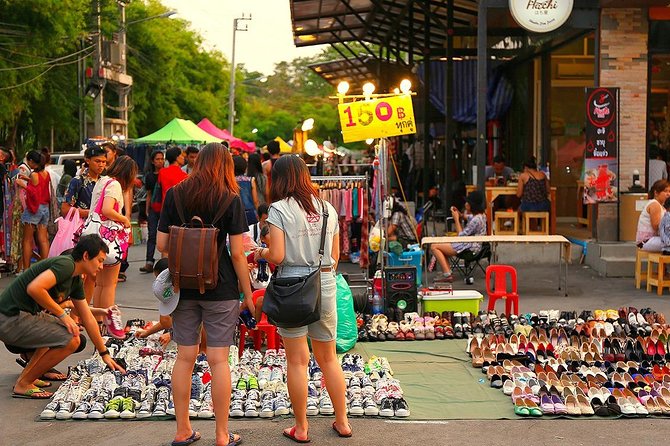 Laem Chabang Shore Excursion : Shopping, Massage & Food Tasting - Phahurat (Little India): spices and quick culture contrast