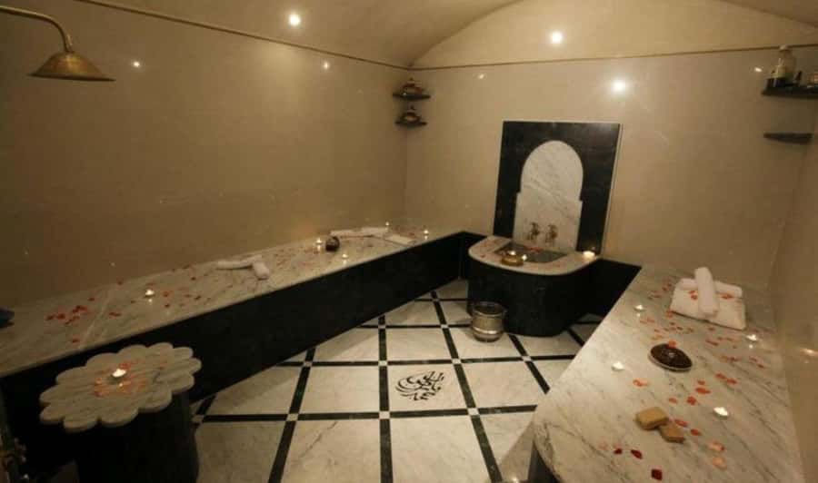 Marrakech: 3H Traditional Hammam, Massage & Hotel Transfer - The hammam ritual: steam, eucalyptus, and the black soap moment