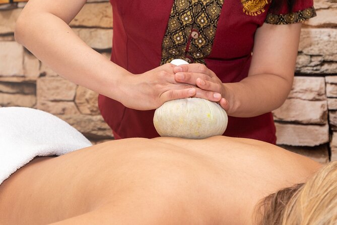 Massage of your choice for a couple of 60 min in the same room at THAI SPA MASSAGE - How the one-hour session typically flows