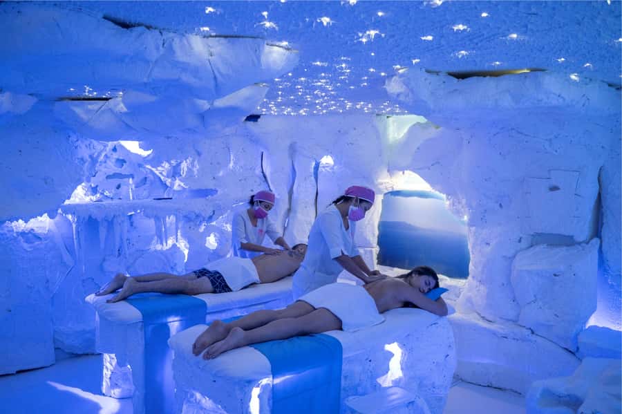 MedelIín: Full Body Massage and Water Therapy Experience - What to bring (and what they don’t want you doing)