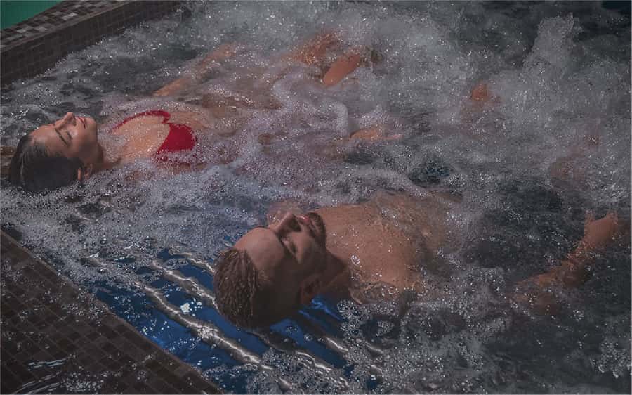 Medellín: Spa Experience with Dinner, Massage and Sauna - Service, Aesthetic, and the Small-Group Advantage