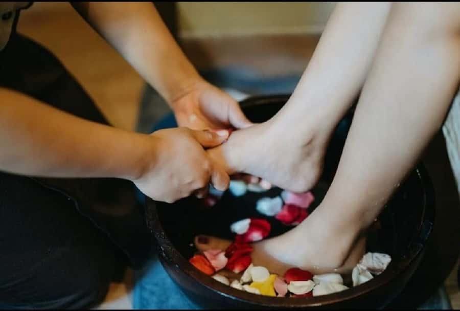 Nusa Dua: 2-Hour Luxury Warm Stone Massage Spa Treatment - The 60-minute Bali massage: Where tension often gives up